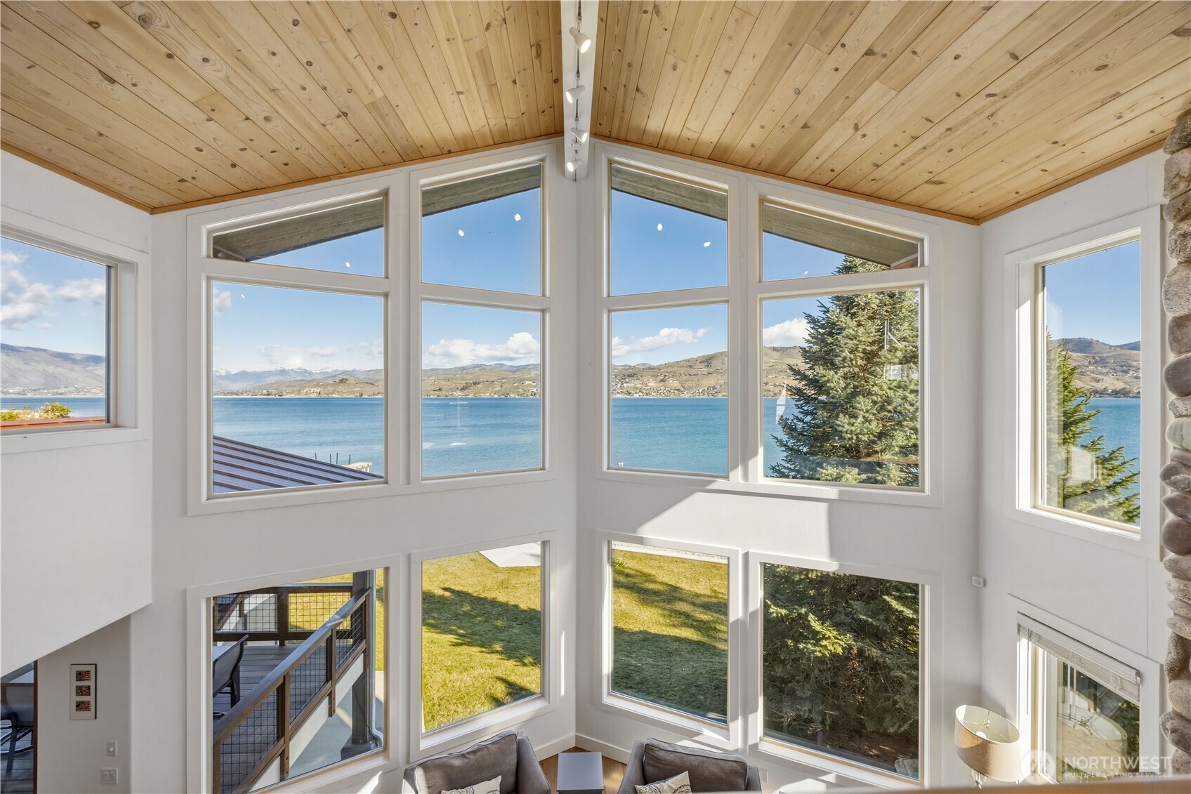 21 Grace Lane Chelan, WA 98816 - Photo 17 of 37 a view of front door and porch