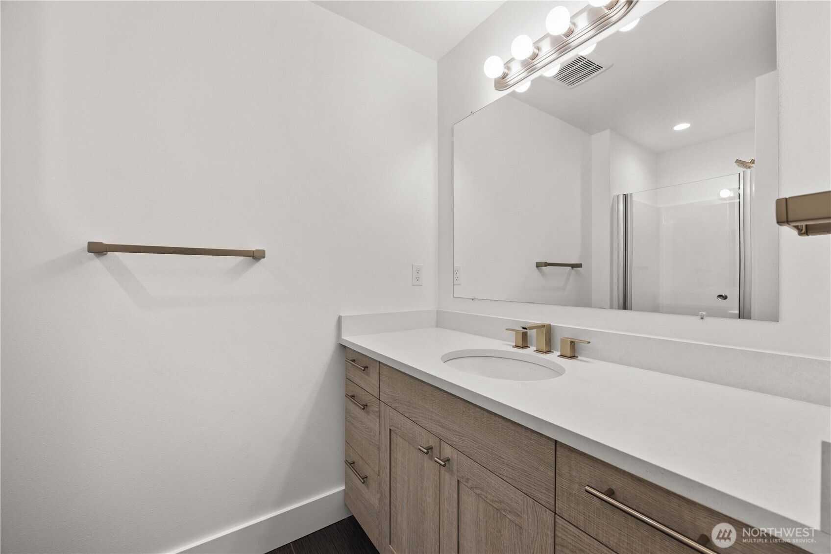21 Grace Lane Chelan, WA 98816 - Photo 23 of 37 a bathroom with a sink a vanity and a mirror