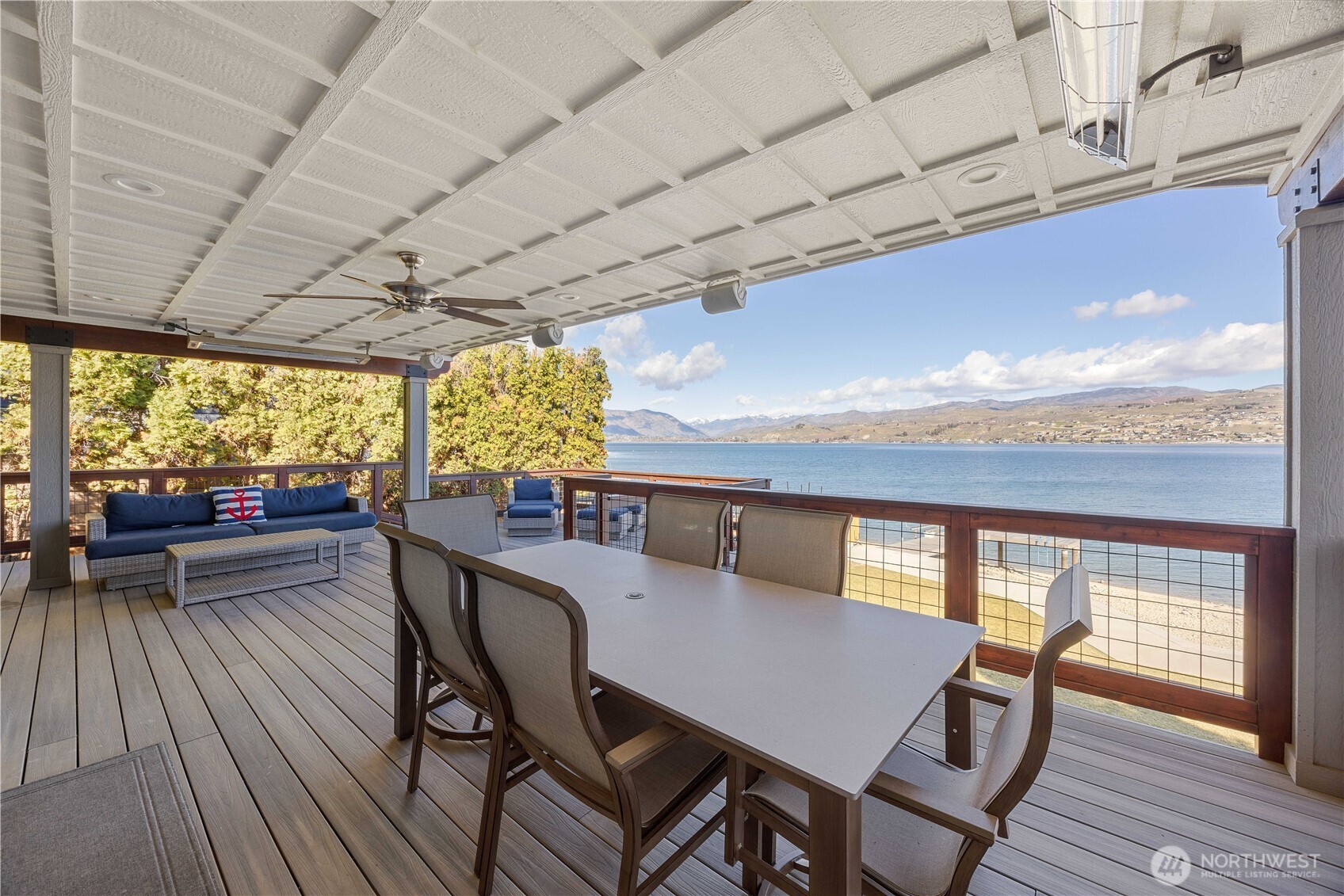 21 Grace Lane Chelan, WA 98816 - Photo 25 of 37 a view of a patio with a table and chairs