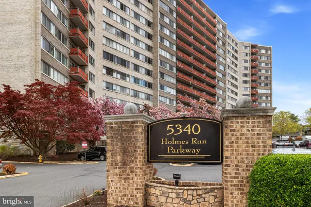 $235,000 | 5340 Holmes Run Parkway, Unit 1102, Alexandria, VA 22304