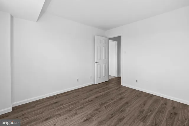 $235,000 | 5340 Holmes Run Parkway, Unit 1102, Alexandria, VA 22304