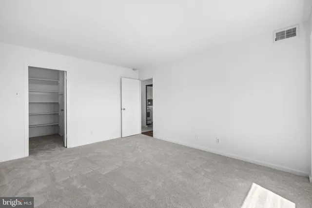 $235,000 | 5340 Holmes Run Parkway, Unit 1102, Alexandria, VA 22304