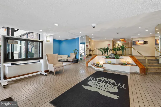 $235,000 | 5340 Holmes Run Parkway, Unit 1102, Alexandria, VA 22304