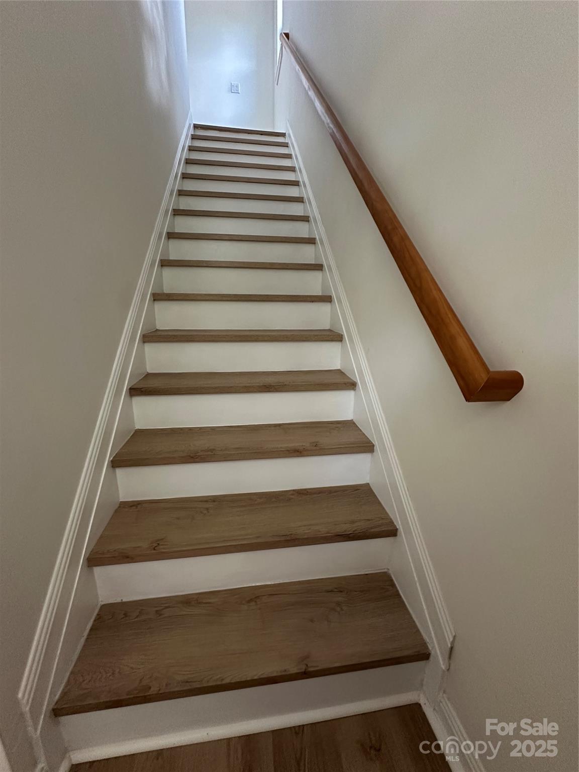 804 3rd St Place Southwest Hickory, NC 28602 - Photo 6 of 10 a view of entryway