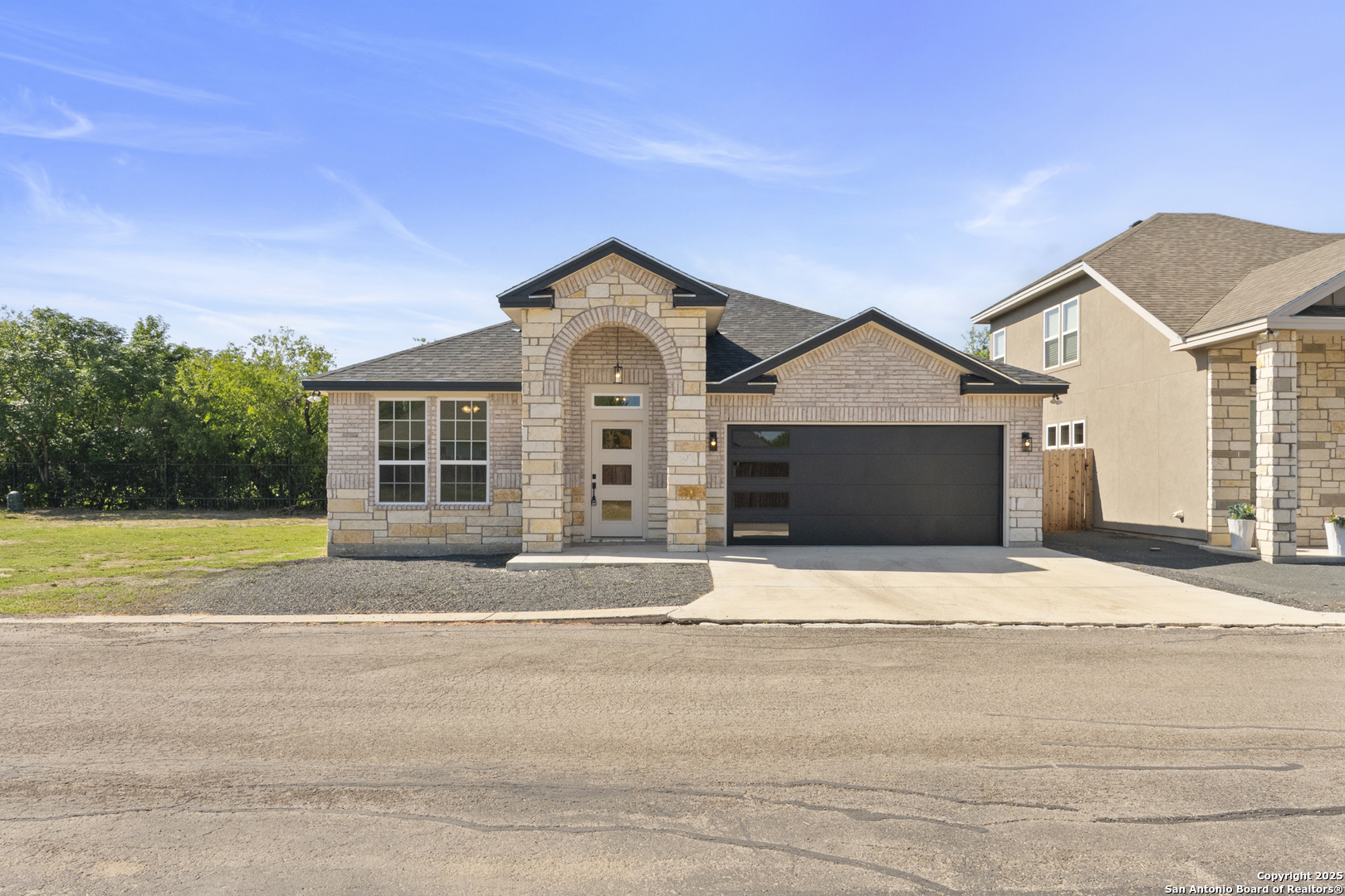 109 Sutton Place Uvalde, TX 78801 - Photo 1 of 29