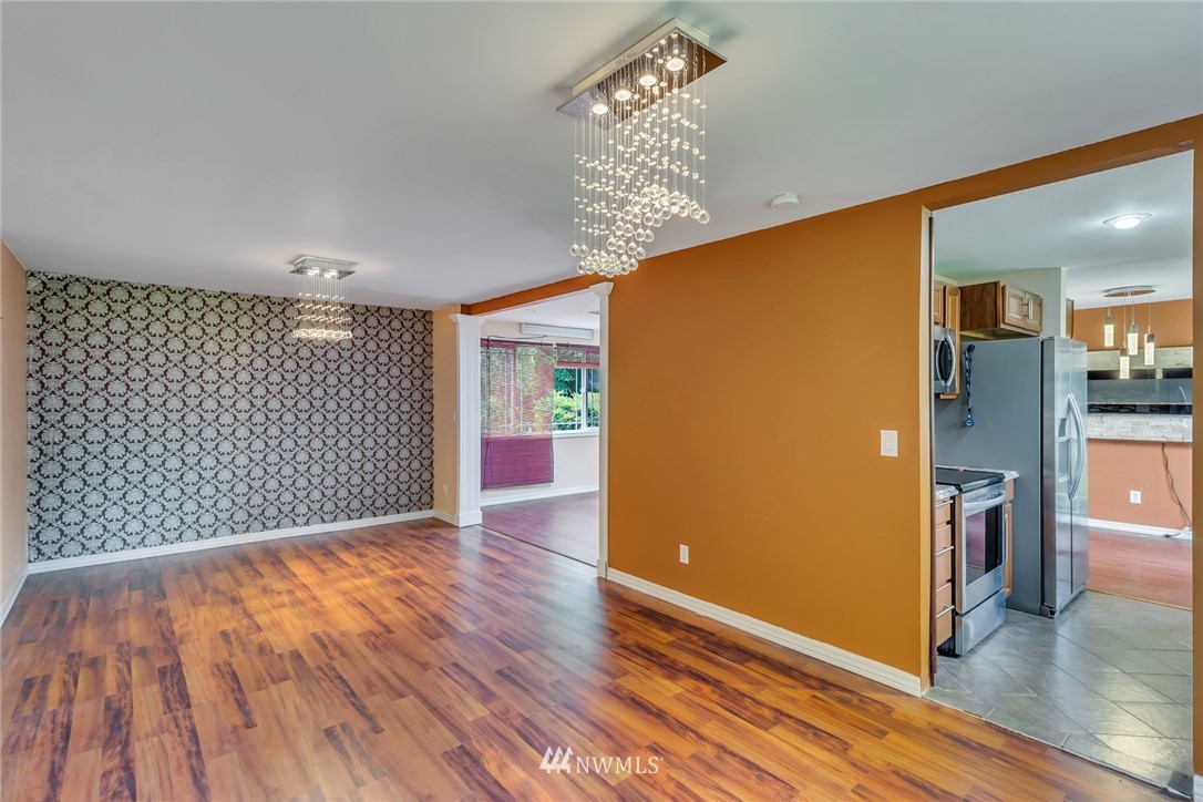709 204th Street Southeast Bothell, WA 98012 - Photo 5 of 15