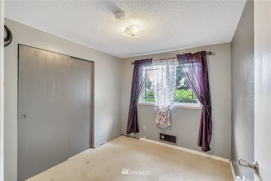 709 204th Street Southeast Bothell, WA 98012 - Photo 8 of 15