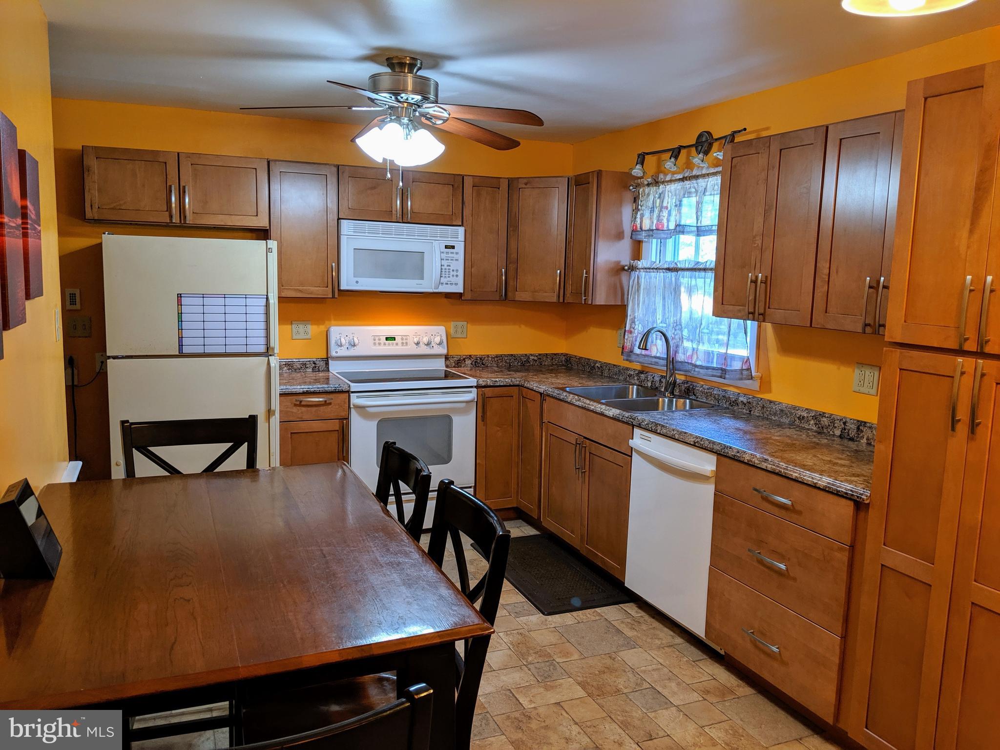 401 Creston Road York, PA 17403 - Photo 11 of 43 Gallery Image 11