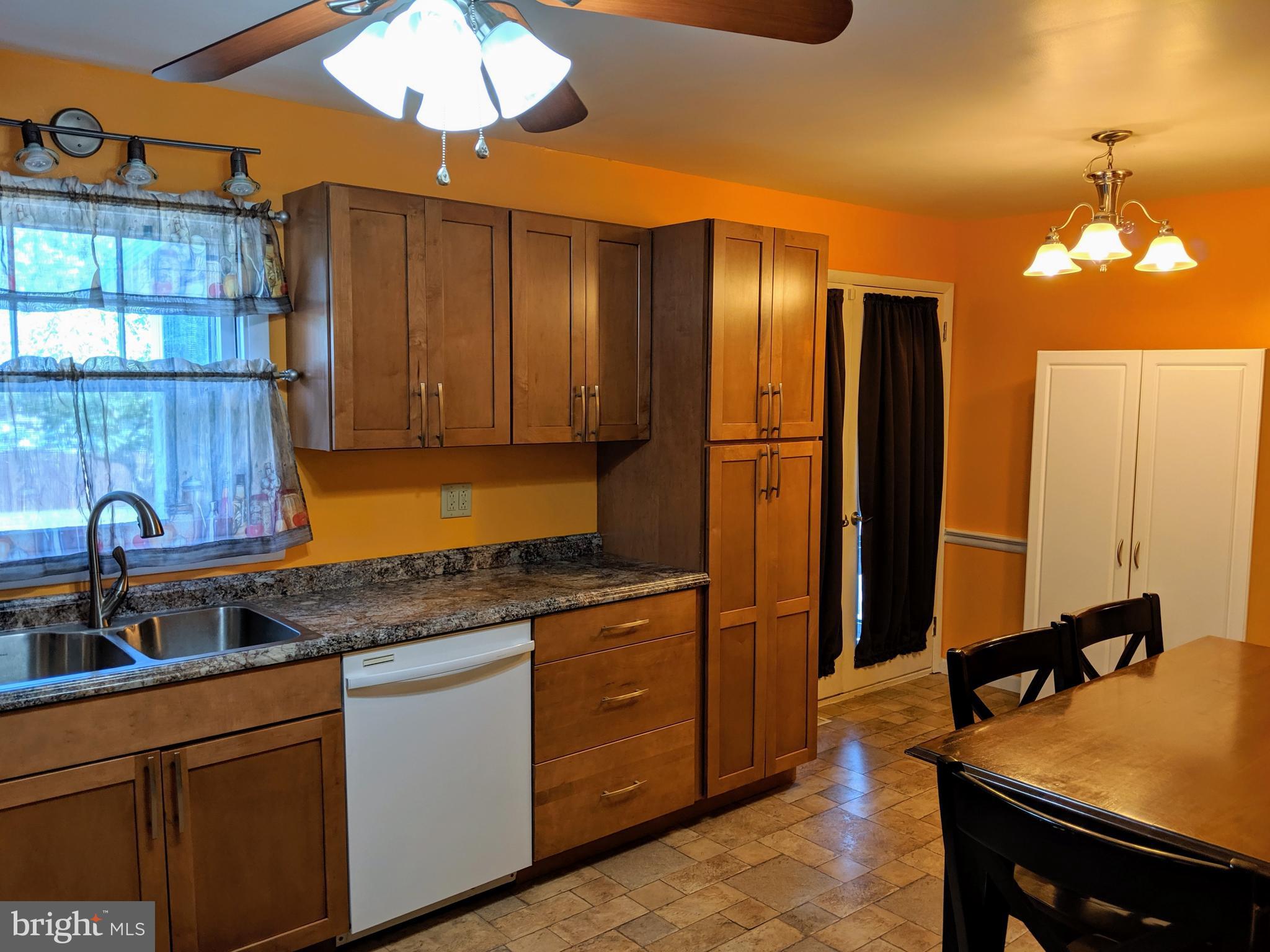 401 Creston Road York, PA 17403 - Photo 12 of 43 Gallery Image 12