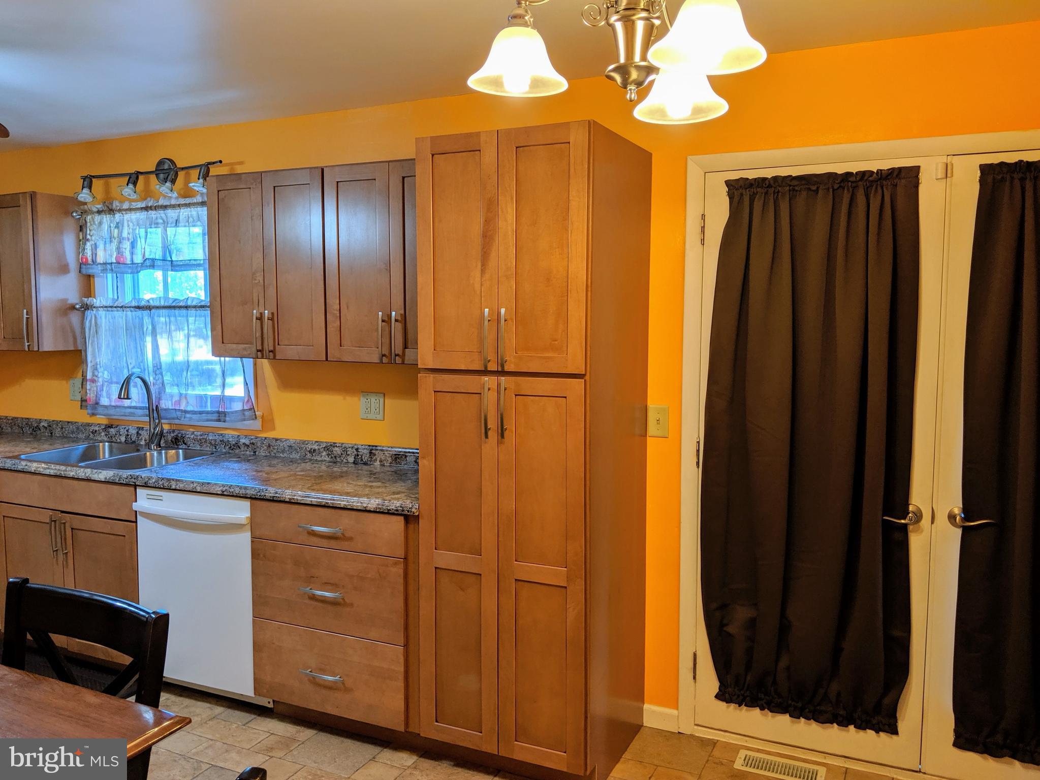 401 Creston Road York, PA 17403 - Photo 10 of 43 Gallery Image 10