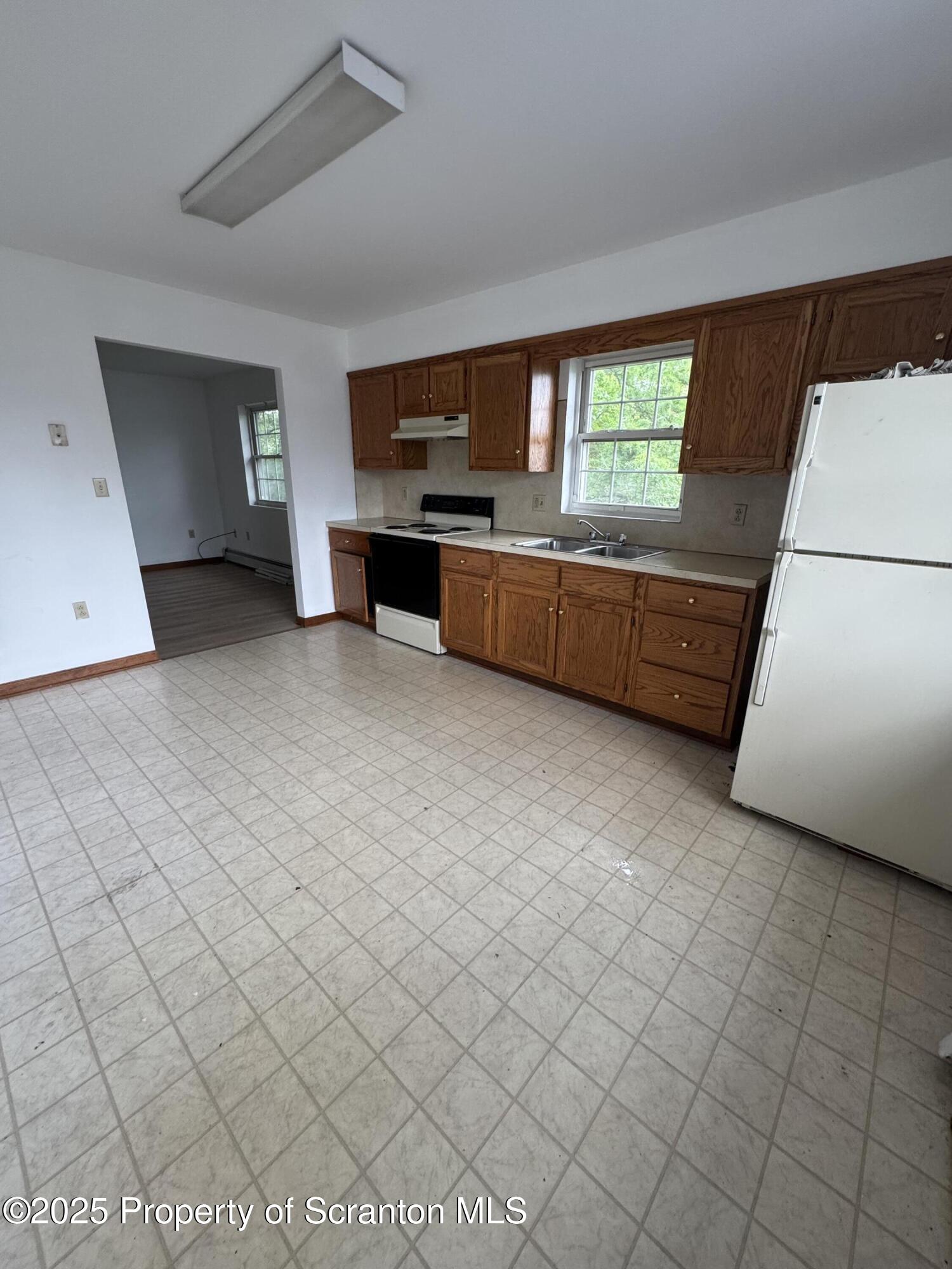 622 Terrace Street, Unit 2L Dunmore, PA 18512 - Photo 2 of 11 IMG_4420