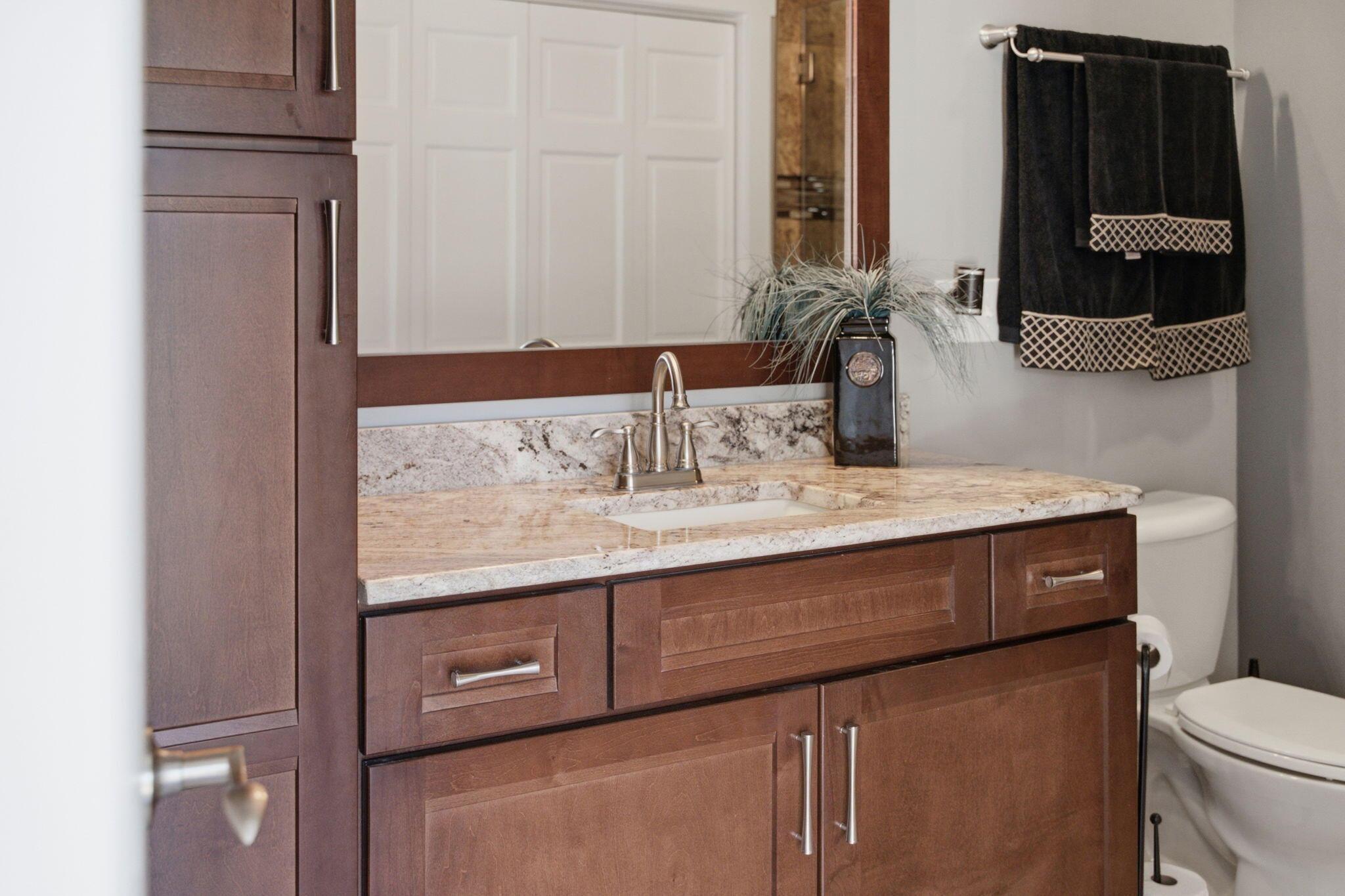 7232 Lee Road Westerville, OH 43081 - Photo 64 of 122 Second Full Bathroom