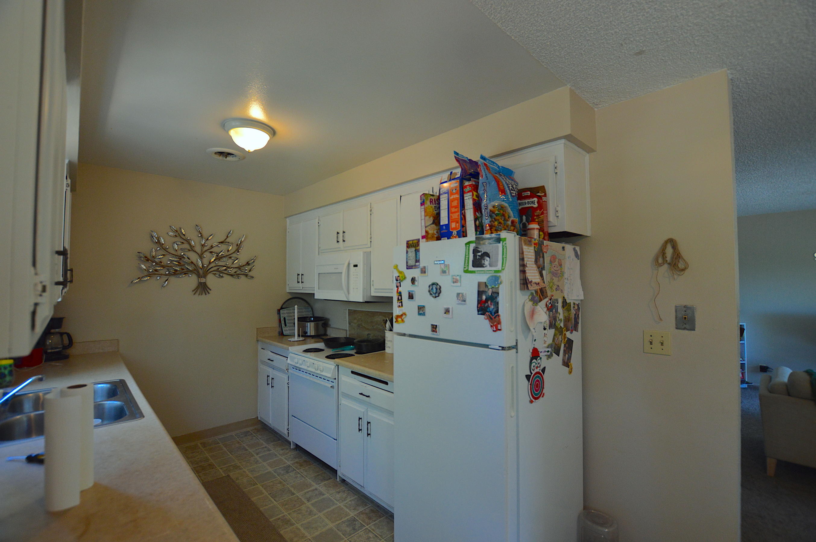 1005 Layton Road Redding, CA 96002 - Photo 10 of 17 a storage room with storage and utility