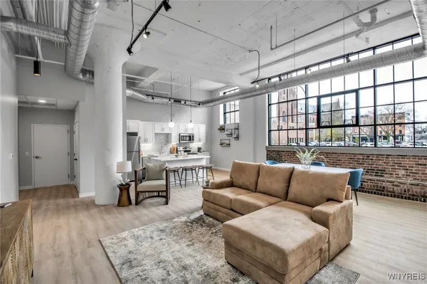 $1,528 | 628 Ellicott Street, Unit STUDIOLOFT, Buffalo, NY 14203