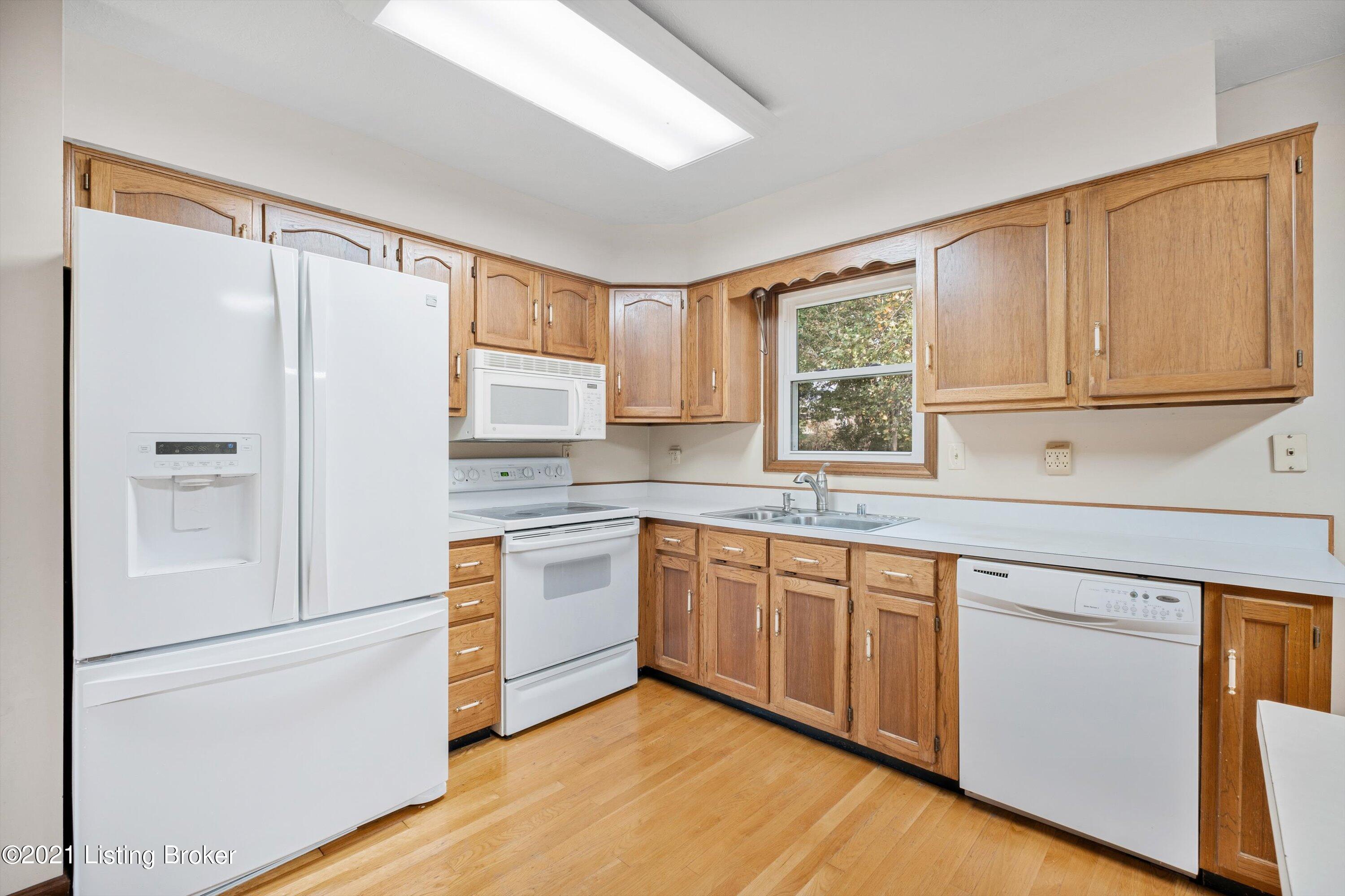 4209 Fox Ridge Road Crestwood, KY 40014 - Photo 11 of 37 10-1XT2494
