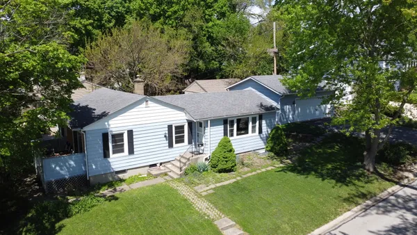 $399,900 | 916 South 6th Avenue, St. Charles, IL 60174