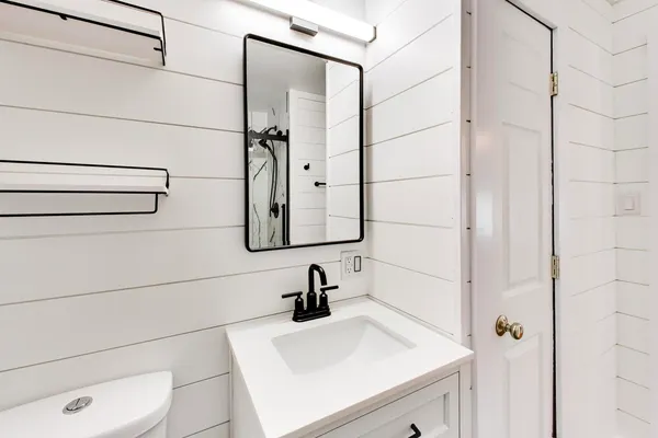 $399,900 | 916 South 6th Avenue, St. Charles, IL 60174