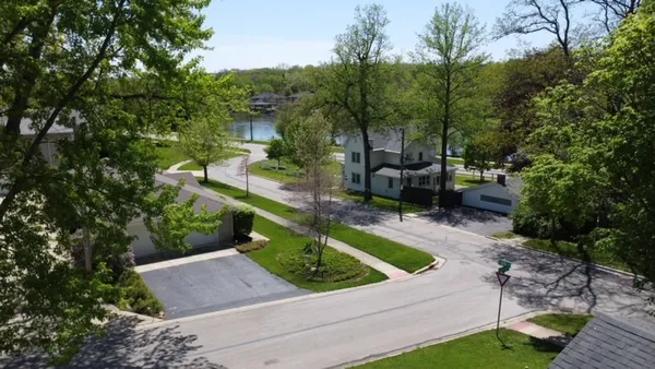 $399,900 | 916 South 6th Avenue, St. Charles, IL 60174