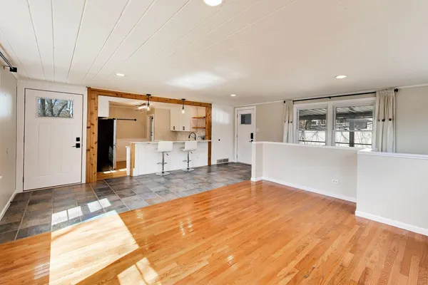 $399,900 | 916 South 6th Avenue, St. Charles, IL 60174