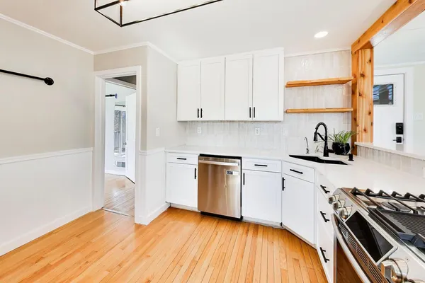 $399,900 | 916 South 6th Avenue, St. Charles, IL 60174