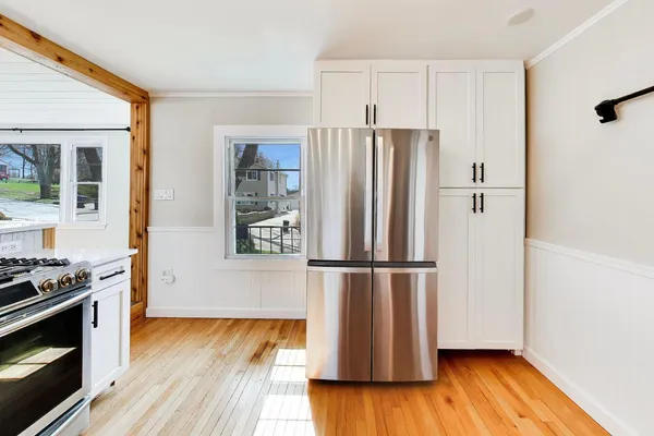 $399,900 | 916 South 6th Avenue, St. Charles, IL 60174