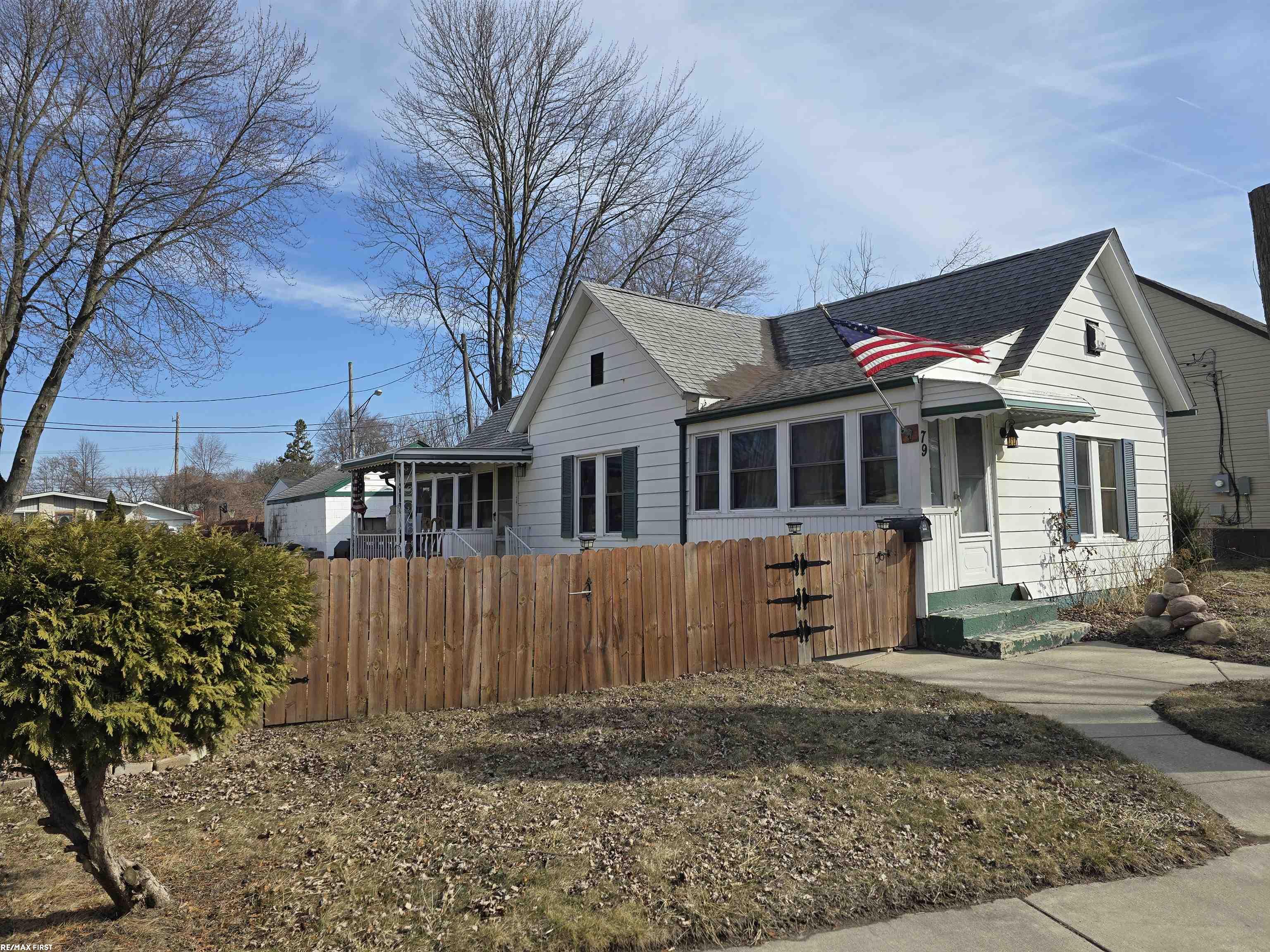 79 Rathbone Street Mount Clemens, MI 48043 - Photo 2 of 16
