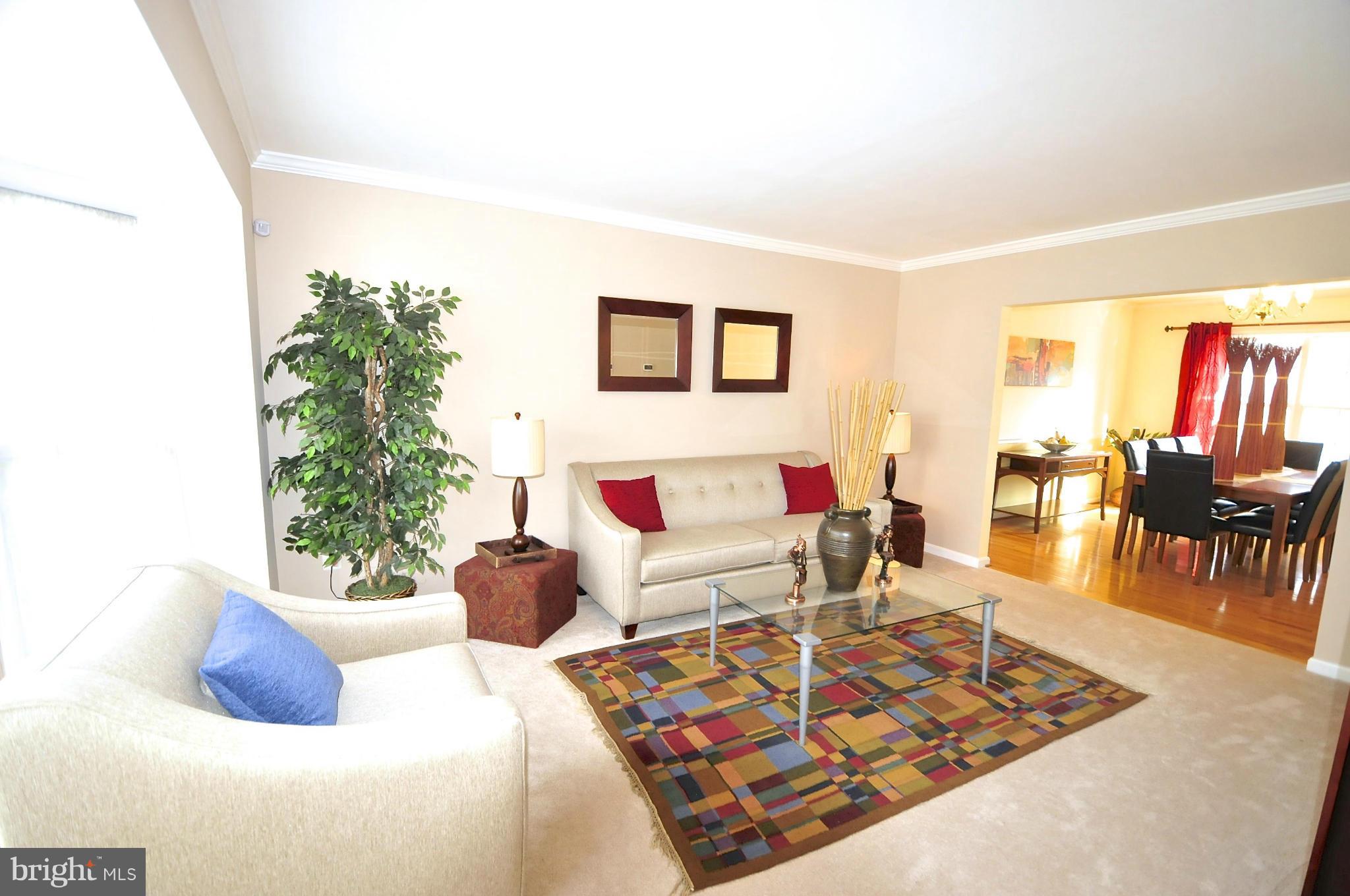 4015 Paige View Road Randallstown, MD 21133 - Photo 3 of 28 Living Room