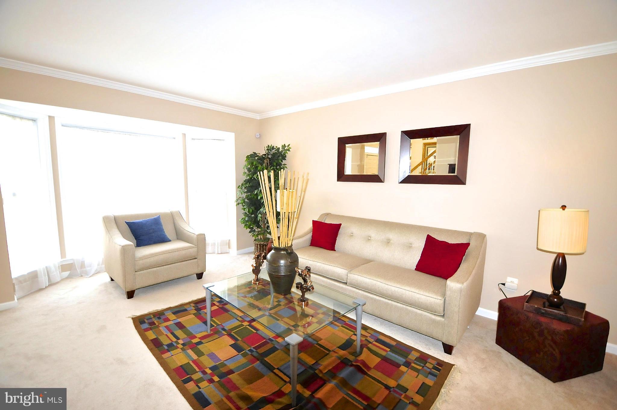 4015 Paige View Road Randallstown, MD 21133 - Photo 4 of 28 Living Room