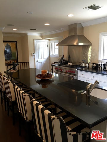 1132 Chantilly Road Los Angeles, CA 90077 - Photo 4 of 7