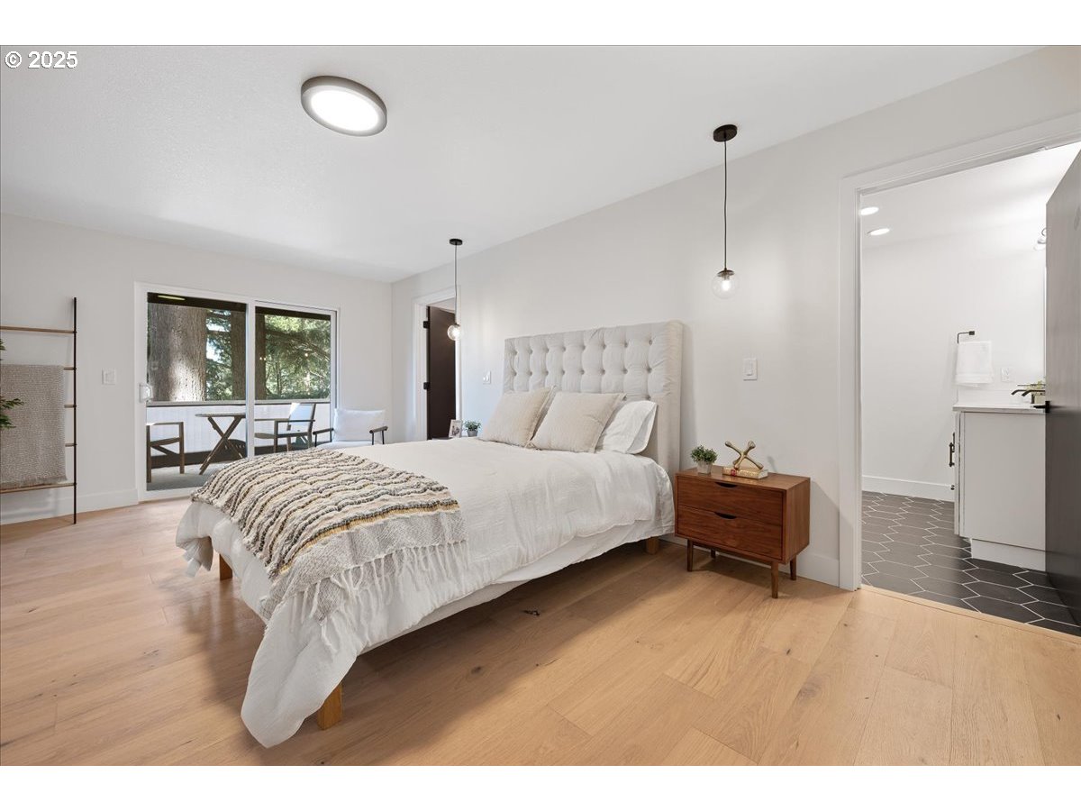 4130 Southwest Chesapeak Avenue Portland, OR 97239 - Photo 15 of 25