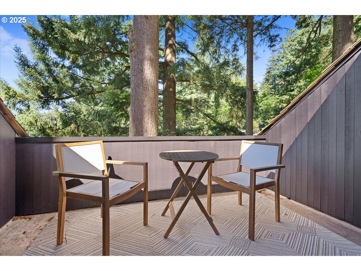 4130 Southwest Chesapeak Avenue Portland, OR 97239 - Photo 17 of 25