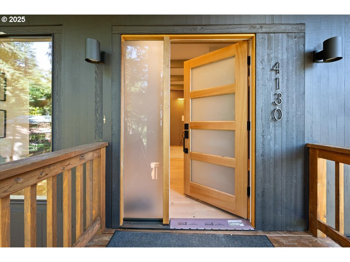 4130 Southwest Chesapeak Avenue Portland, OR 97239 - Photo 2 of 25