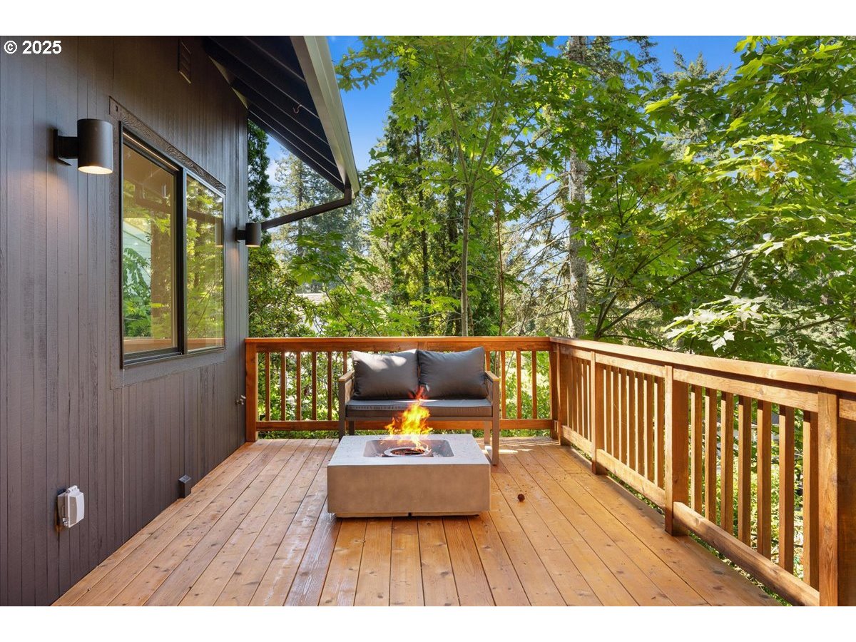 4130 Southwest Chesapeak Avenue Portland, OR 97239 - Photo 21 of 25