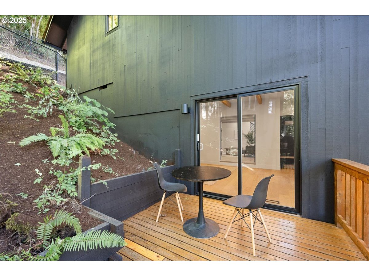 4130 Southwest Chesapeak Avenue Portland, OR 97239 - Photo 23 of 25