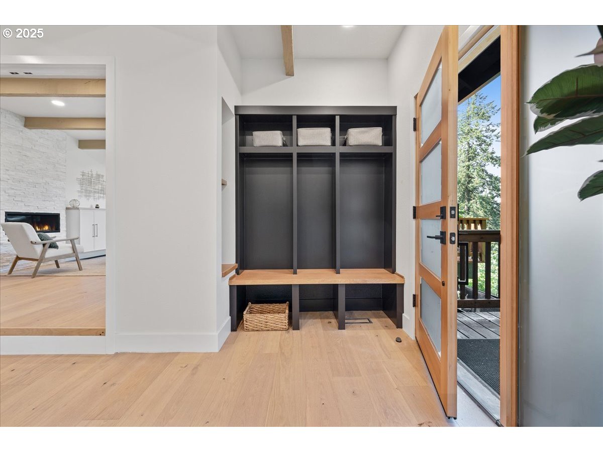 4130 Southwest Chesapeak Avenue Portland, OR 97239 - Photo 3 of 25