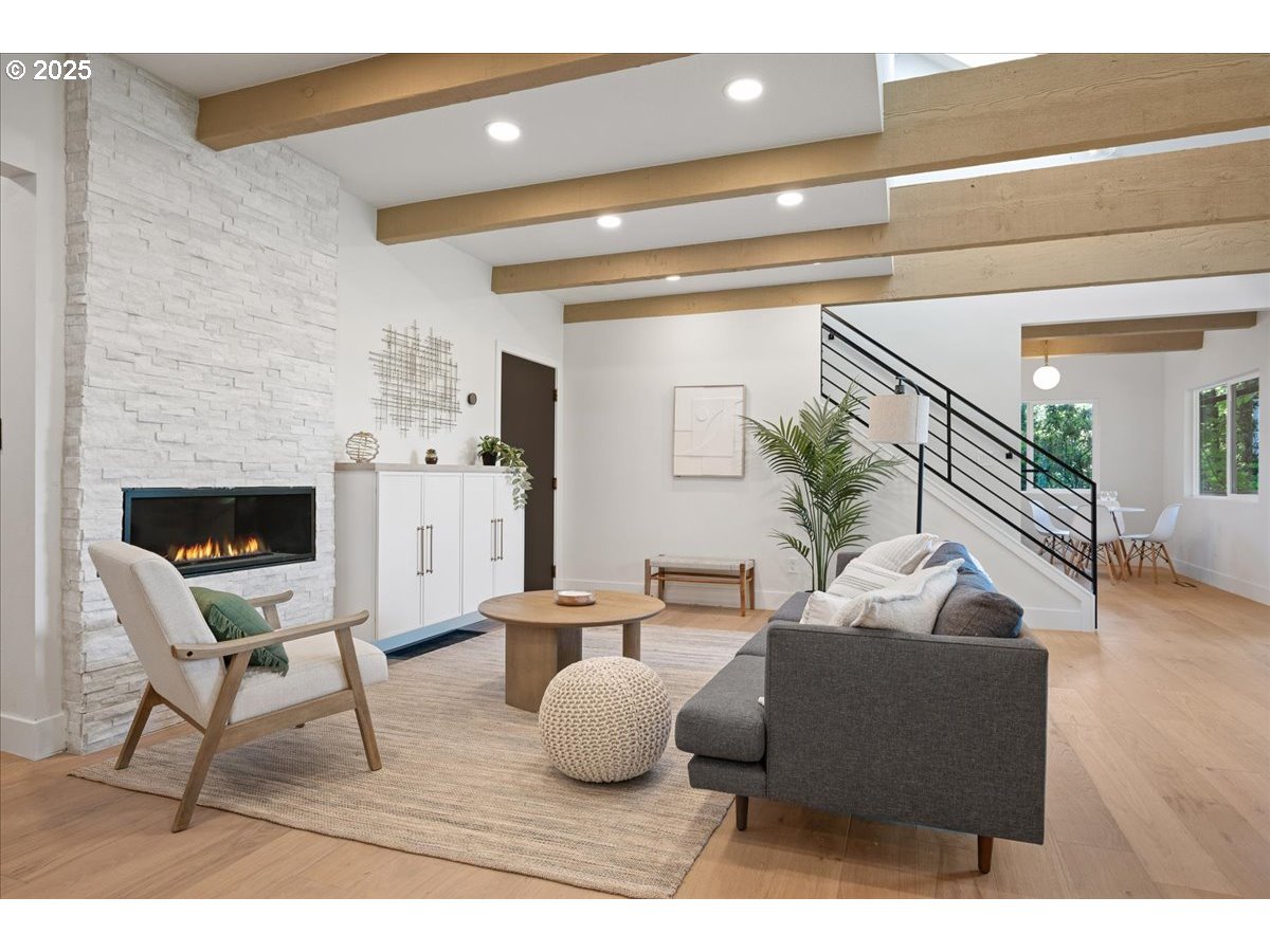 4130 Southwest Chesapeak Avenue Portland, OR 97239 - Photo 5 of 25