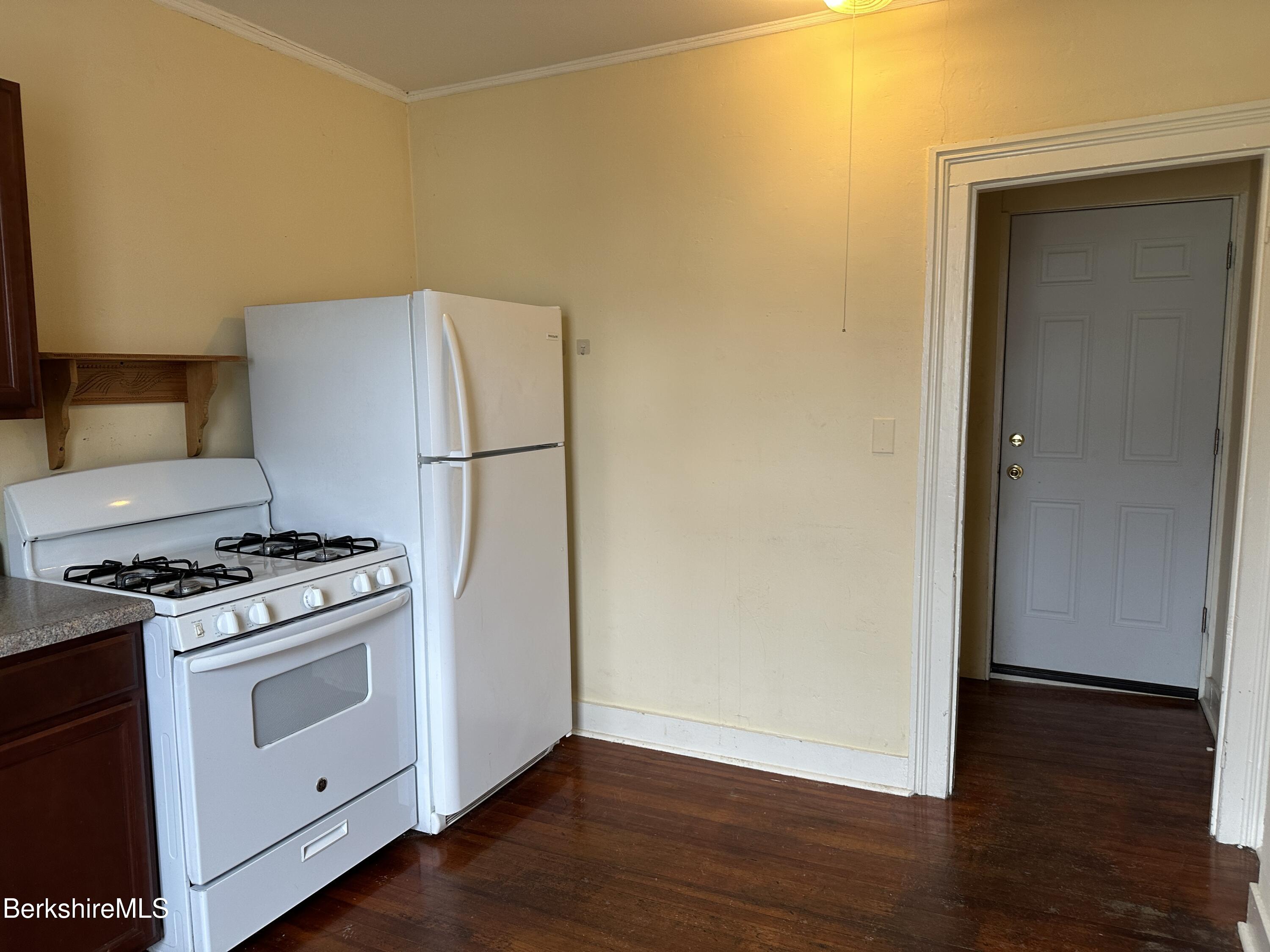 40 Reed Street Pittsfield, MA 01201 - Photo 10 of 28 44-3 Kitchen