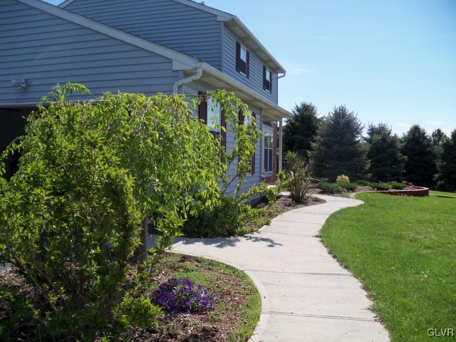 620 Almond Road Walnutport, PA 18088 - Photo 3 of 14 Gallery Image 3