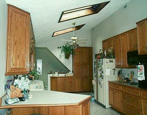 193 Thompson Road Beaver Falls, PA 15010 - Photo 3 of 8 Kitchen.