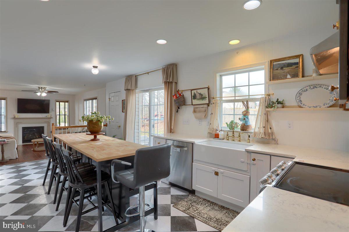 616 Eastpoint Road New Freedom, PA 17349 - Photo 12 of 51 Kitchen