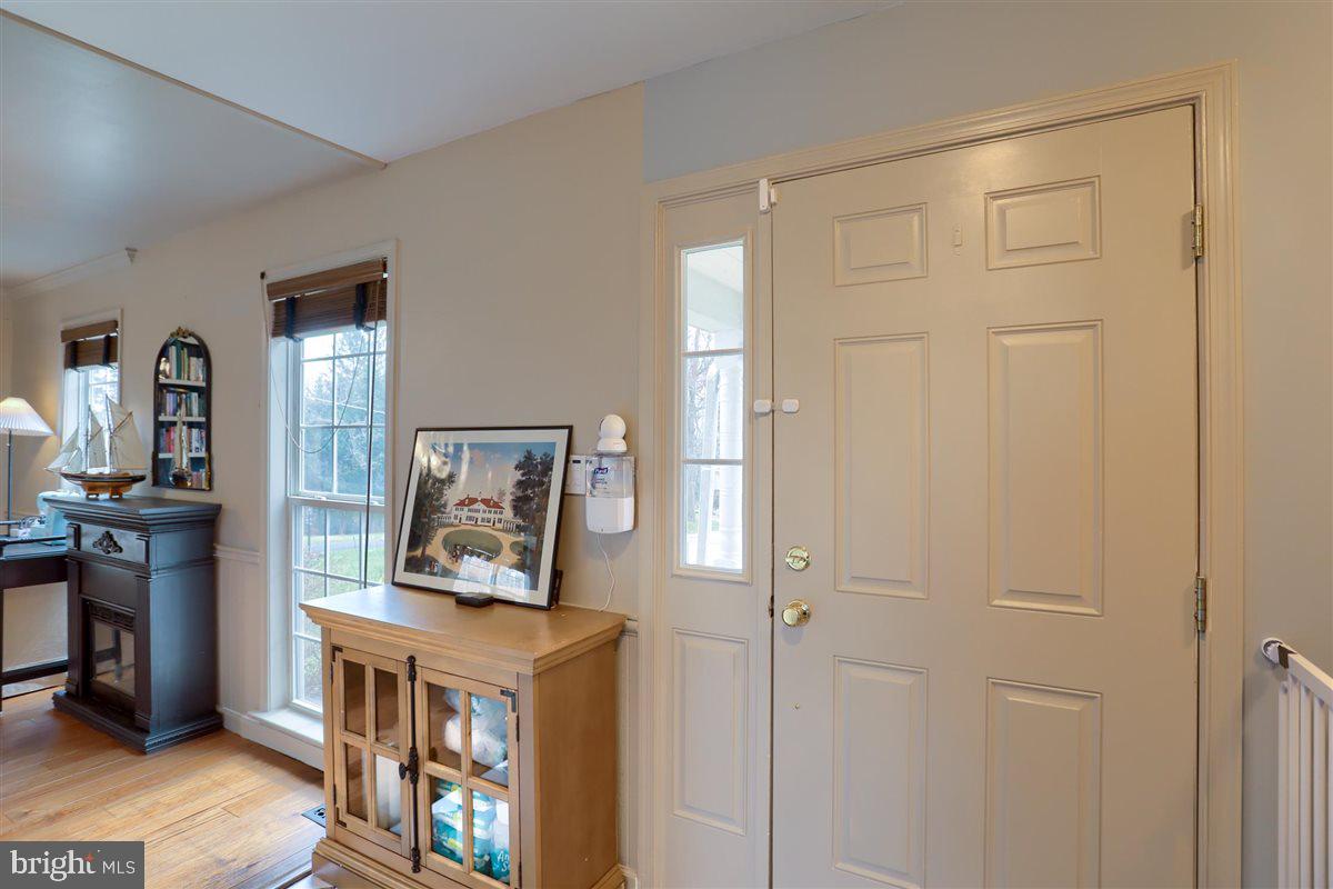 616 Eastpoint Road New Freedom, PA 17349 - Photo 5 of 51 Entryway