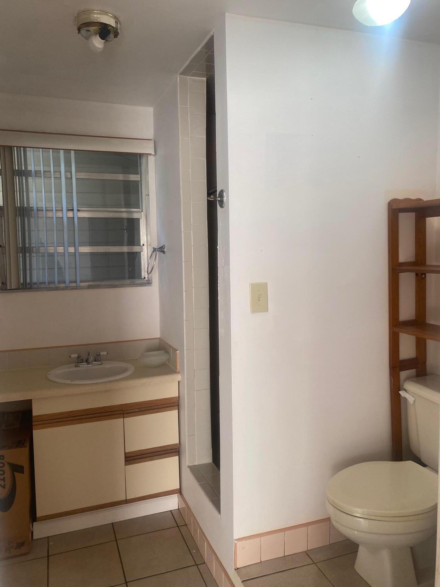 8933 Pine Street Boynton Beach, FL 33436 - Photo 14 of 16 Bathroom 3