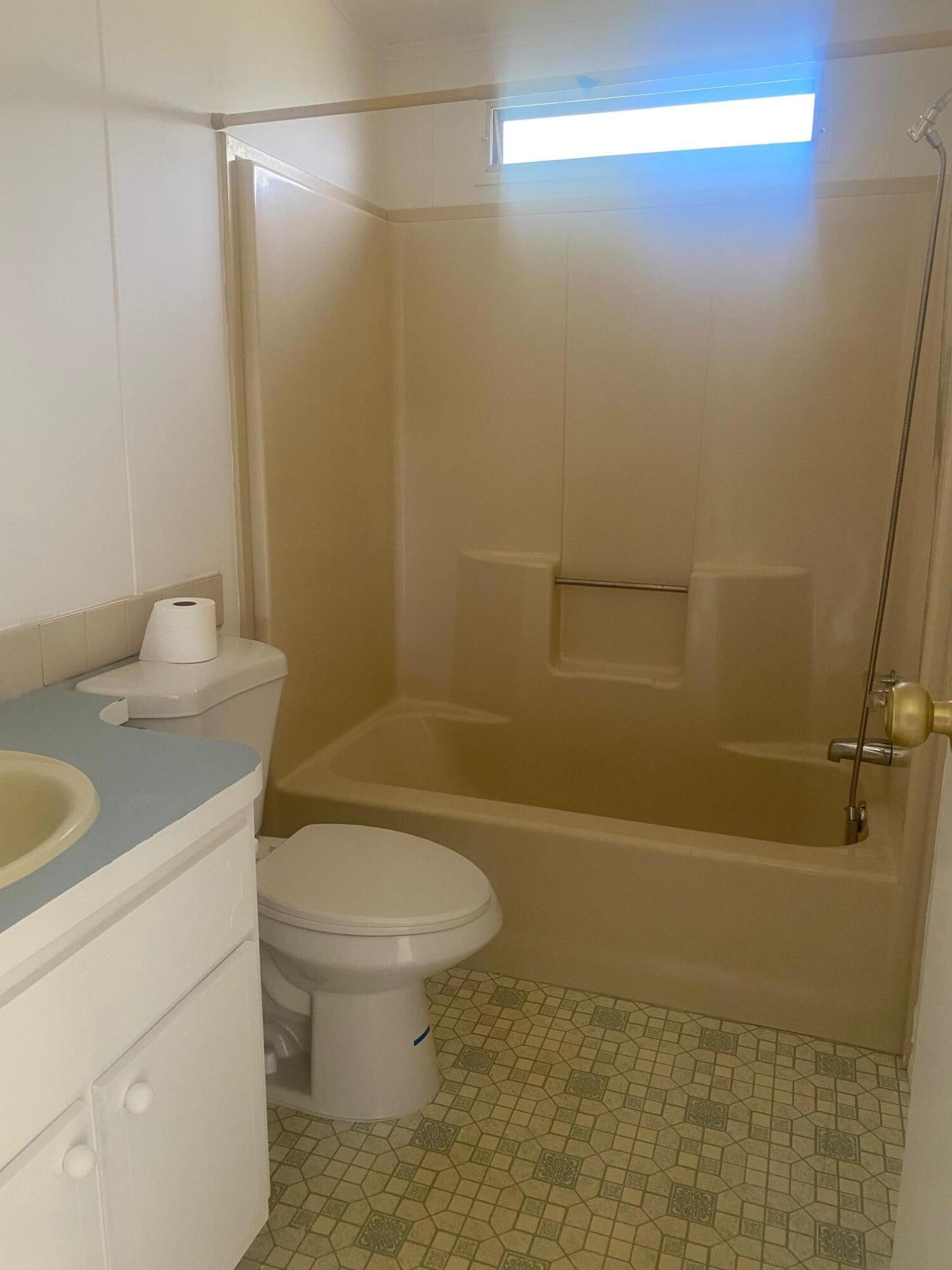 8933 Pine Street Boynton Beach, FL 33436 - Photo 9 of 16 Bathroom 1