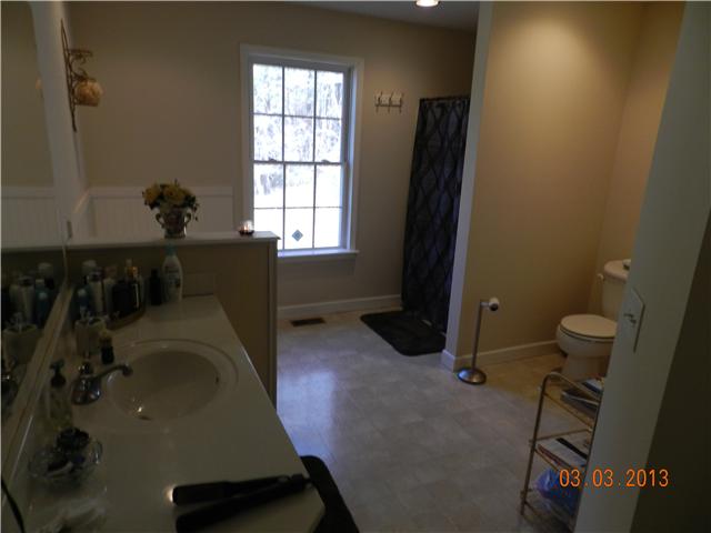 3825 Head Road Adams, TN 37010 - Photo 8 of 20 Whirlpool tub, separate shower, large bathroom. Walk-in closet