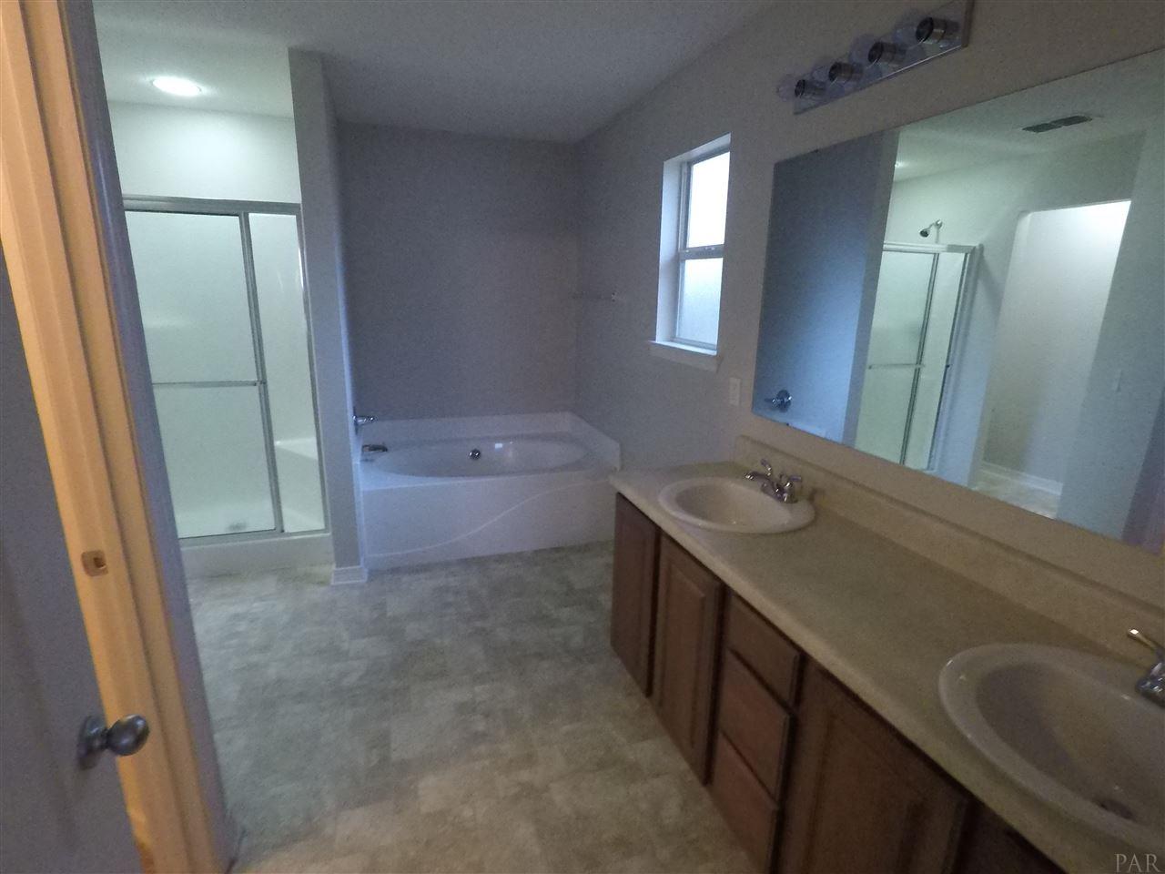 7032 Jacobsview Lane Milton, FL 32570 - Photo 13 of 28