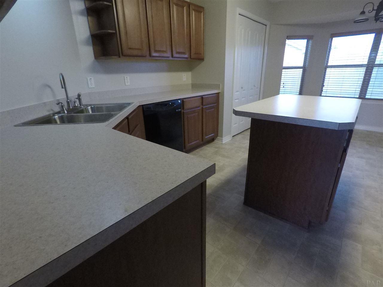 7032 Jacobsview Lane Milton, FL 32570 - Photo 7 of 28