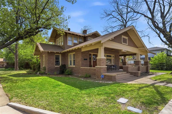 $355,000 | 1700 Austin Avenue, Brownwood, TX 76801