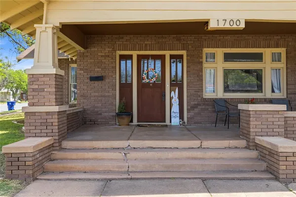 $355,000 | 1700 Austin Avenue, Brownwood, TX 76801