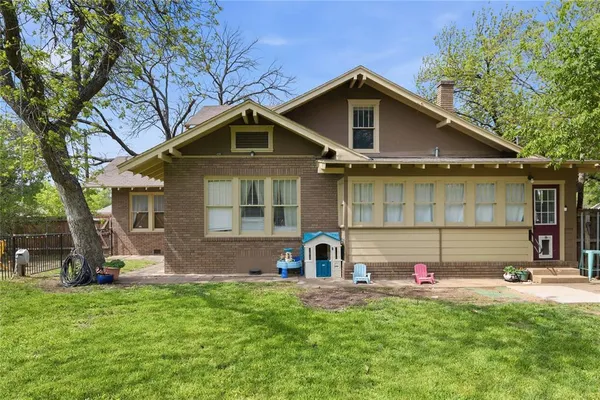 $355,000 | 1700 Austin Avenue, Brownwood, TX 76801