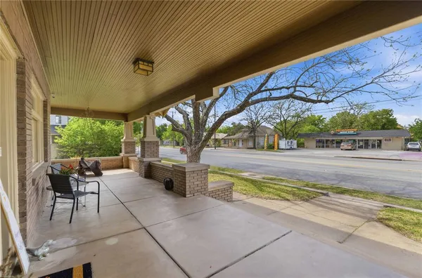 $355,000 | 1700 Austin Avenue, Brownwood, TX 76801